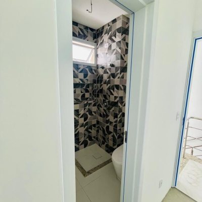 Casa Residencial com 181m², 4 quartos, 4 suítes, 2 garagens, no bairro Ingleses do Rio Vermelho em Florianópolis