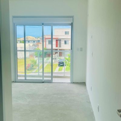 Casa Residencial com 181m², 4 quartos, 4 suítes, 2 garagens, no bairro Ingleses do Rio Vermelho em Florianópolis