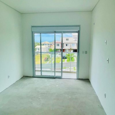 Casa Residencial com 181m², 4 quartos, 4 suítes, 2 garagens, no bairro Ingleses do Rio Vermelho em Florianópolis