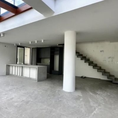 Casa Residencial com 512m², 6 quartos, 6 suítes, 4 garagens, no bairro Campeche em Florianópolis