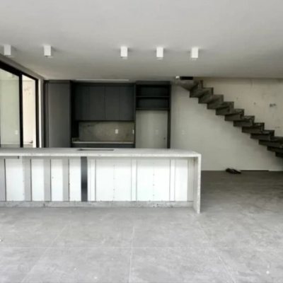 Casa Residencial com 512m², 6 quartos, 6 suítes, 4 garagens, no bairro Campeche em Florianópolis