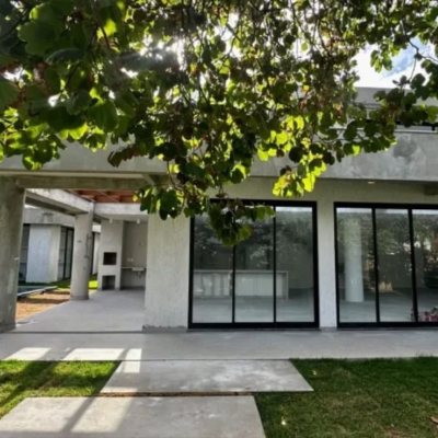 Casa Residencial com 512m², 6 quartos, 6 suítes, 4 garagens, no bairro Campeche em Florianópolis