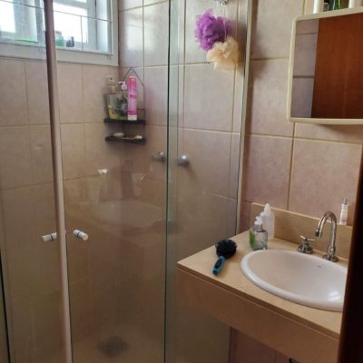 Casa Residencial com 173m², 4 quartos, 1 suíte, 3 garagens, no bairro Praia Grande em Governador Celso Ramos