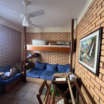 Casa Residencial com 173m², 4 quartos, 1 suíte, 3 garagens, no bairro Praia Grande em Governador Celso Ramos