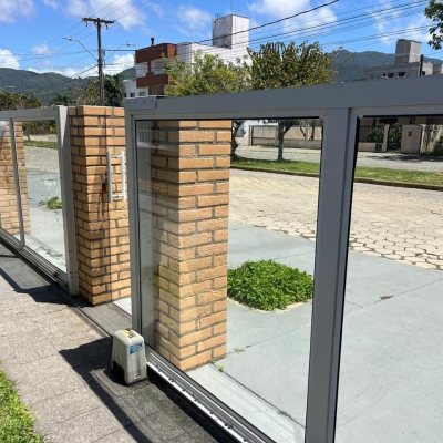 Casa Residencial com 173m², 4 quartos, 1 suíte, 3 garagens, no bairro Praia Grande em Governador Celso Ramos