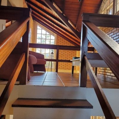 Casa Residencial com 173m², 4 quartos, 1 suíte, 3 garagens, no bairro Praia Grande em Governador Celso Ramos