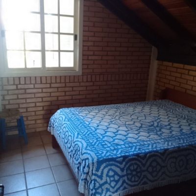 Casa Residencial com 173m², 4 quartos, 1 suíte, 3 garagens, no bairro Praia Grande em Governador Celso Ramos