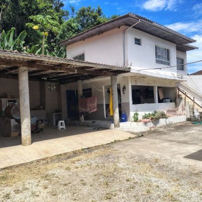 Casa Residencial com 560m², 4 quartos, 1 suíte, 6 garagens, no bairro Monte Verde em Florianópolis