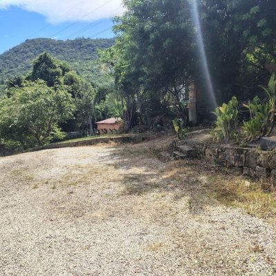 Casa Residencial com 560m², 4 quartos, 1 suíte, 6 garagens, no bairro Monte Verde em Florianópolis