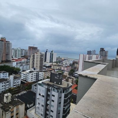 Apartamentos com 63m², 2 quartos, 1 garagem, no bairro Kobrasol em São José