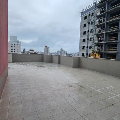 Apartamentos com 63m², 2 quartos, 1 garagem, no bairro Kobrasol em São José
