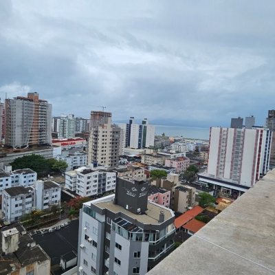 Apartamentos com 63m², 2 quartos, 1 garagem, no bairro Kobrasol em São José