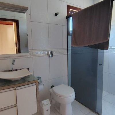 Casa Residencial com 140m², 3 quartos (sendo 1 suíte), 2 garagens, no bairro Ponta Das Canas em Florianópolis