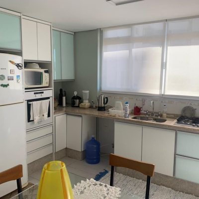 Cobertura com 133m², 4 quartos, 1 suíte, 1 garagem, no bairro Estreito em Florianópolis