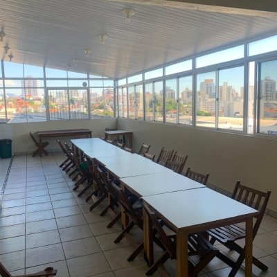 Cobertura com 133m², 4 quartos, 1 suíte, 1 garagem, no bairro Estreito em Florianópolis