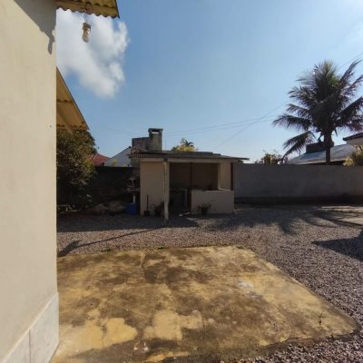 Casa Residencial com 240m², 7 quartos, 4 garagens, no bairro Canasvieiras em Florianópolis