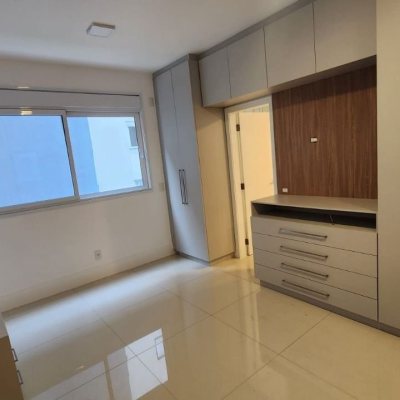Apartamentos com 169m², 4 quartos, 4 suítes, 2 garagens, no bairro Centro em Florianópolis