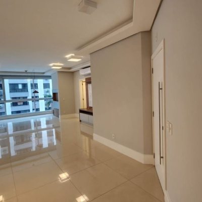 Apartamentos com 169m², 4 quartos, 4 suítes, 2 garagens, no bairro Centro em Florianópolis