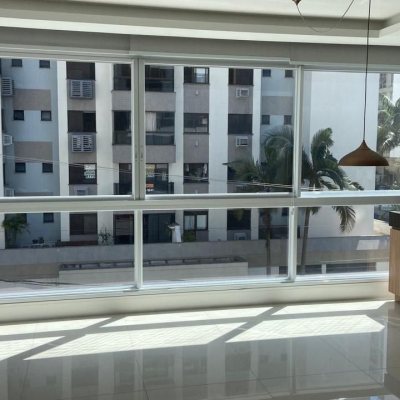 Apartamentos com 169m², 4 quartos, 4 suítes, 2 garagens, no bairro Centro em Florianópolis