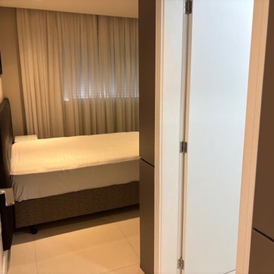 Apartamentos com 143m², 3 quartos, 3 suítes, 3 garagens, no bairro Campinas em São José