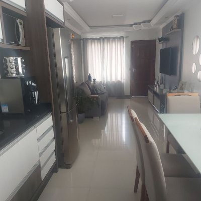 Casa Residencial com 80m², 3 quartos, 1 suíte, 2 garagens, no bairro Serraria em São José