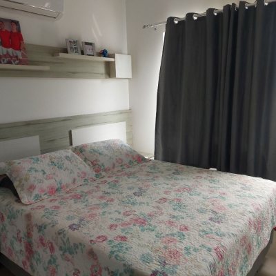 Casa Residencial com 80m², 3 quartos, 1 suíte, 2 garagens, no bairro Serraria em São José