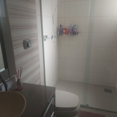 Casa Residencial com 80m², 3 quartos, 1 suíte, 2 garagens, no bairro Serraria em São José