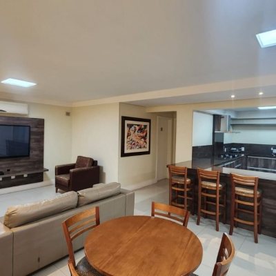 Apartamentos com 170m², 3 quartos, 1 suíte, 2 garagens, no bairro Centro em Florianópolis