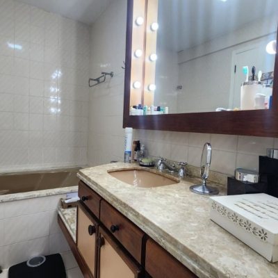 Apartamentos com 170m², 3 quartos, 1 suíte, 2 garagens, no bairro Centro em Florianópolis