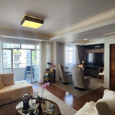 Apartamentos com 170m², 3 quartos, 1 suíte, 2 garagens, no bairro Centro em Florianópolis