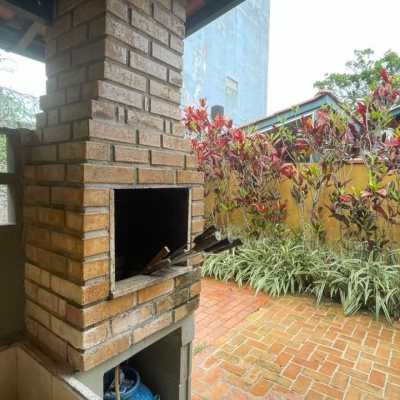 Chalé com 58m², 1 quarto, 1 garagem, no bairro Cachoeira Do Bom Jesus em Florianópolis