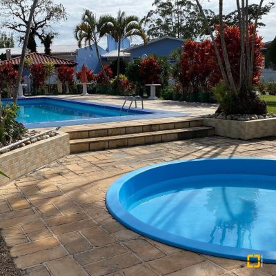 Chalé com 58m², 1 quarto, 1 garagem, no bairro Cachoeira Do Bom Jesus em Florianópolis