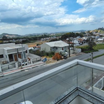 Casa Residencial com 81m², 2 quartos, 2 garagens, no bairro Bela Vista em Palhoça