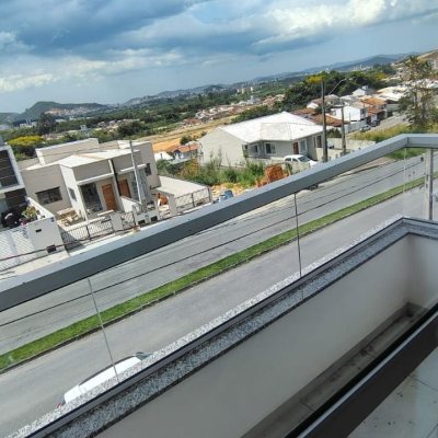 Casa Residencial com 81m², 2 quartos, 2 garagens, no bairro Bela Vista em Palhoça
