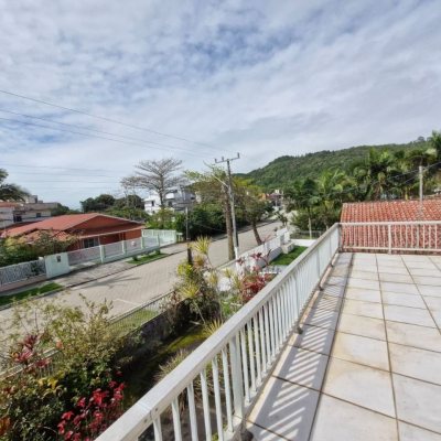 Terreno Comercial/Residencial com 720m², no bairro Daniela em Florianópolis