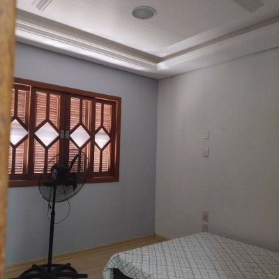 Casa Residencial com 212m², 4 quartos, 1 suíte, 2 garagens, no bairro Vargem Grande em Florianópolis