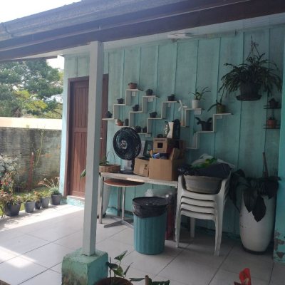 Casa Residencial com 212m², 4 quartos, 1 suíte, 2 garagens, no bairro Vargem Grande em Florianópolis