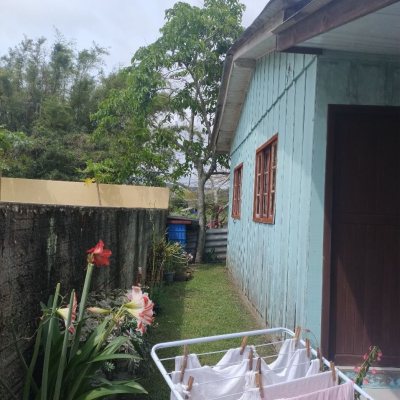 Casa Residencial com 212m², 4 quartos, 1 suíte, 2 garagens, no bairro Vargem Grande em Florianópolis