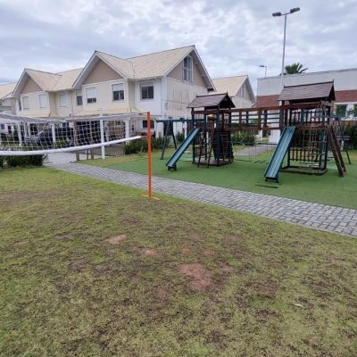 Casa em Condomínio com 95m², 3 quartos, 1 suíte, 2 garagens, no bairro Morro das Pedras em Florianópolis