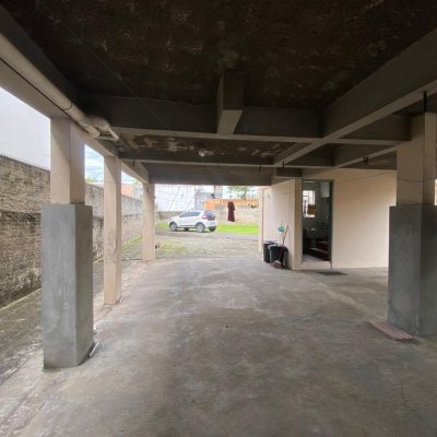 Casa Residencial com 110m², 3 quartos, 1 suíte, 4 garagens, no bairro Capoeiras em Florianópolis