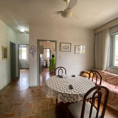 Casa Residencial com 110m², 3 quartos, 1 suíte, 4 garagens, no bairro Capoeiras em Florianópolis