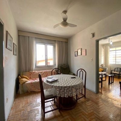 Casa Residencial com 110m², 3 quartos, 1 suíte, 4 garagens, no bairro Capoeiras em Florianópolis