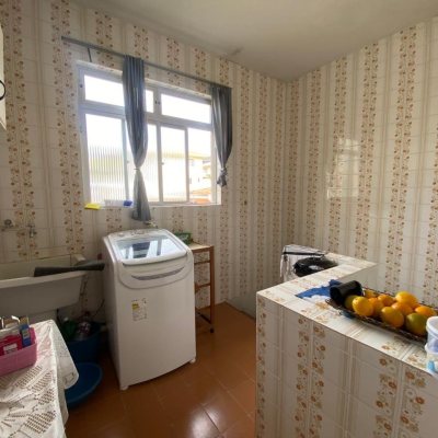 Casa Residencial com 110m², 3 quartos, 1 suíte, 4 garagens, no bairro Capoeiras em Florianópolis