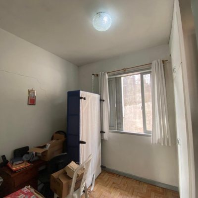 Casa Residencial com 110m², 3 quartos, 1 suíte, 4 garagens, no bairro Capoeiras em Florianópolis