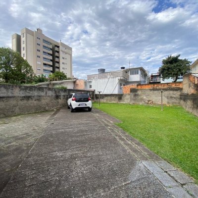 Casa Residencial com 110m², 3 quartos, 1 suíte, 4 garagens, no bairro Capoeiras em Florianópolis