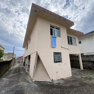 Casa Residencial com 110m², 3 quartos, 1 suíte, 4 garagens, no bairro Capoeiras em Florianópolis