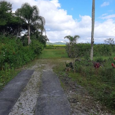 Sitio com 100m², 3 quartos, 1 suíte, 2 garagens, no bairro Vargem Pequena em Florianópolis