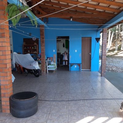 Sitio com 100m², 3 quartos, 1 suíte, 2 garagens, no bairro Vargem Pequena em Florianópolis