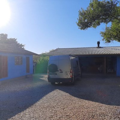 Sitio com 100m², 3 quartos, 1 suíte, 2 garagens, no bairro Vargem Pequena em Florianópolis