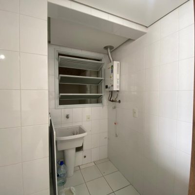 Apartamentos com 95m², 1 quarto, 1 suíte, 2 garagens, no bairro Barreiros em São José